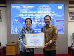 KAN Serahkan Sertifikat Akreditasi Lembaga Validasi dan Verifikasi Gas Rumah Kaca ke PT. SUCOFINDO