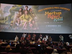Gala Premiere Mertua Ngeri Kali Pecah! Bunda Corla Bikin Penonton Ngakak Sampai Baper, Siap Guncang Bioskop 11 Desember 2025